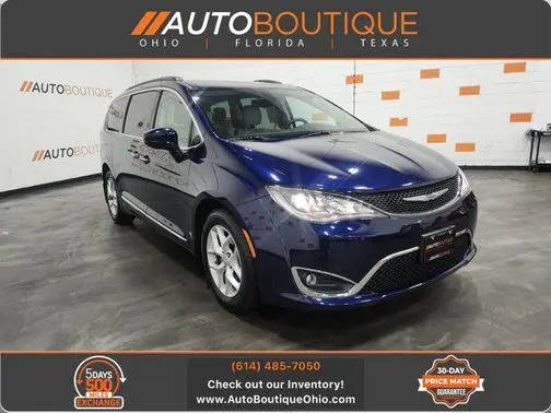 2017 Chrysler Pacifica Minivan Touring-L FWD photo