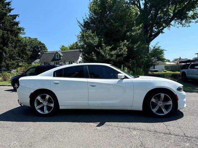 2017 Dodge Charger SXT RWD photo