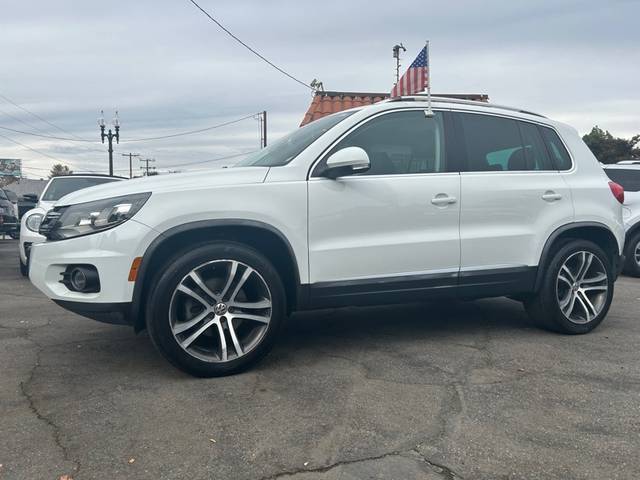 2017 Volkswagen Tiguan SEL FWD photo