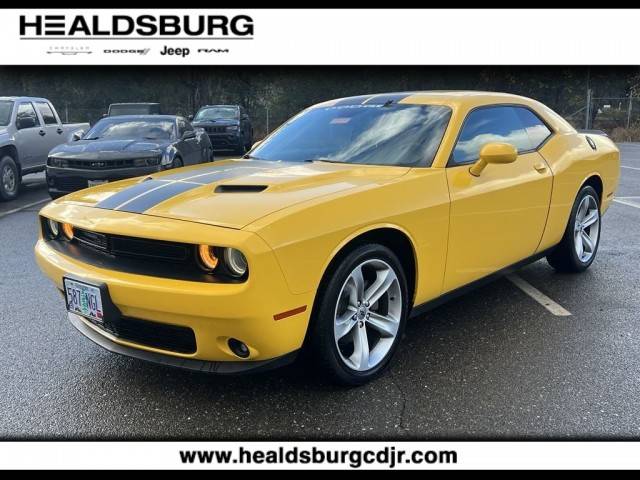 2017 Dodge Challenger SXT RWD photo