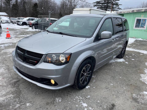 2017 Dodge Grand Caravan SXT FWD photo