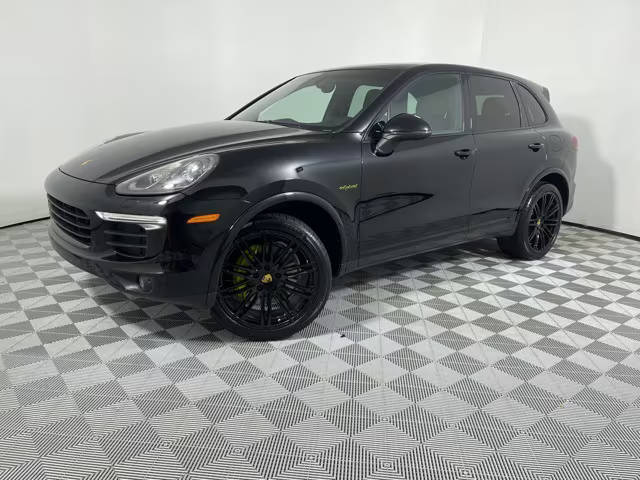 2017 Porsche Cayenne S E-Hybrid Platinum Edition AWD photo