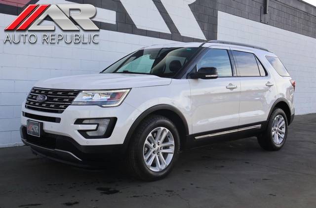 2017 Ford Explorer XLT FWD photo