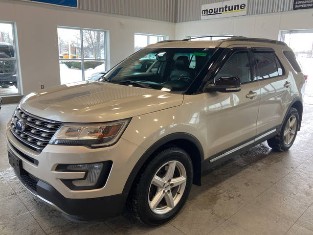 2017 Ford Explorer XLT 4WD photo