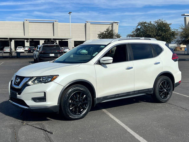 2017 Nissan Rogue SV FWD photo