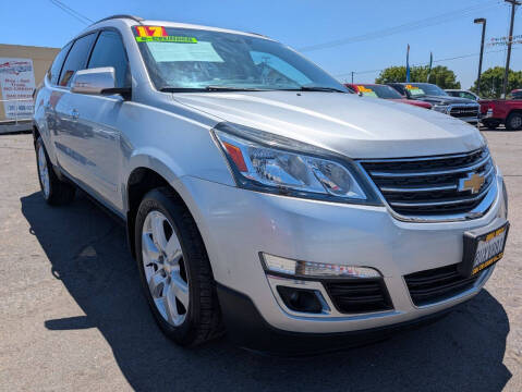 2017 Chevrolet Traverse LT AWD photo