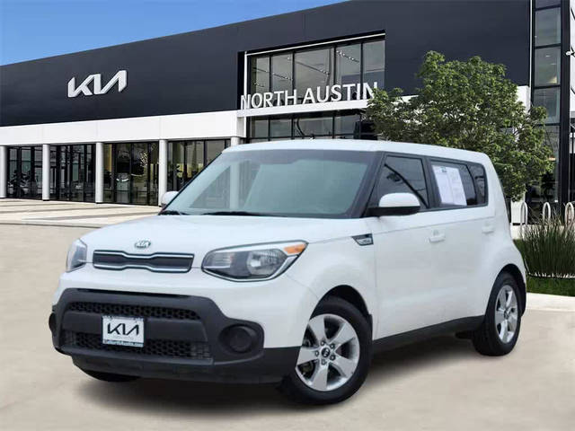 2017 Kia Soul Base FWD photo