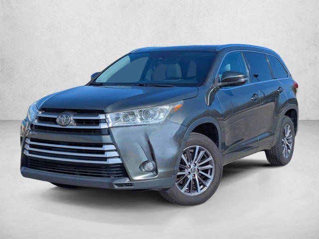 2017 Toyota Highlander XLE FWD photo