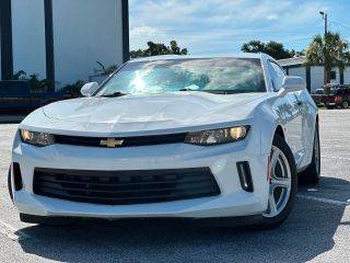 2017 Chevrolet Camaro 1LT RWD photo