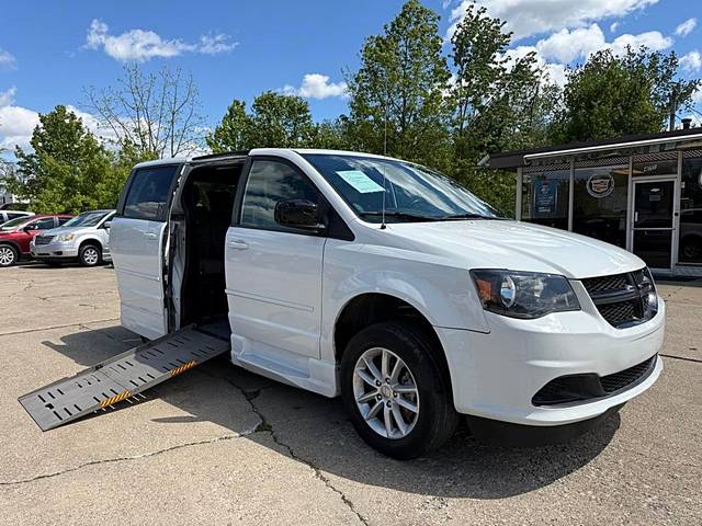 2017 Dodge Grand Caravan SE Plus FWD photo