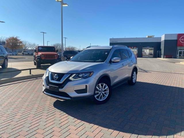 2017 Nissan Rogue SV FWD photo