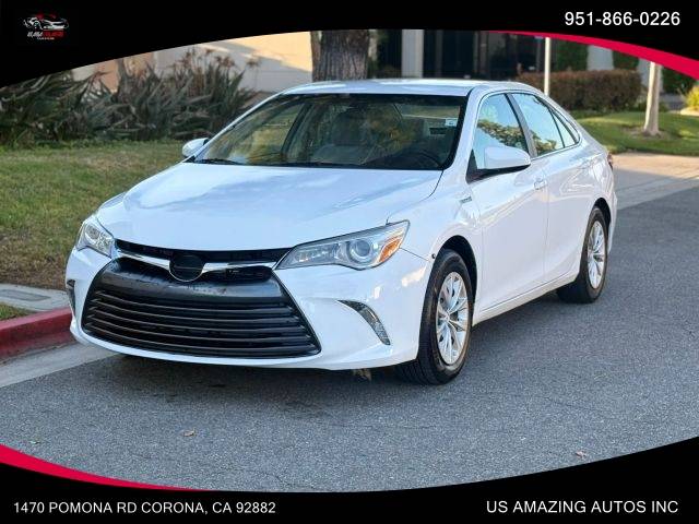 2017 Toyota Camry Hybrid LE FWD photo