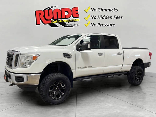 2017 Nissan Titan XD SV 4WD photo