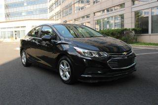 2017 Chevrolet Cruze LT FWD photo