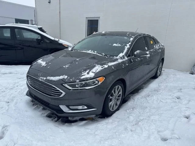 2017 Ford Fusion SE FWD photo