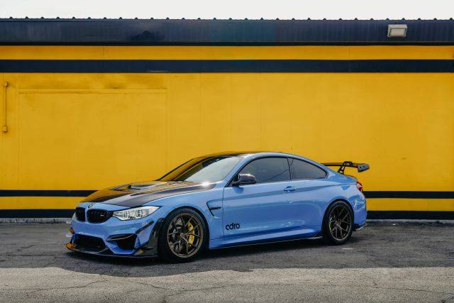 2017 BMW M4 RWD photo