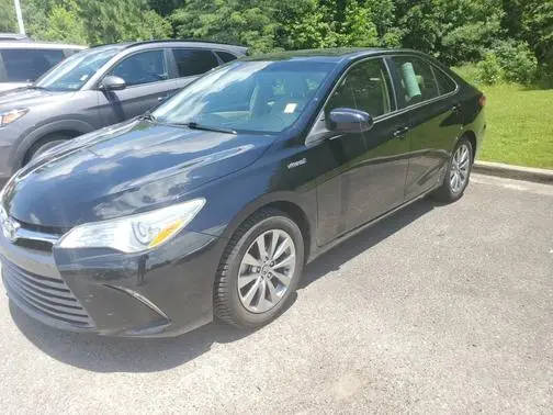2017 Toyota Camry Hybrid XLE FWD photo