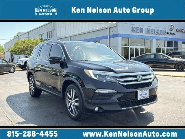 2017 Honda Pilot Touring AWD photo