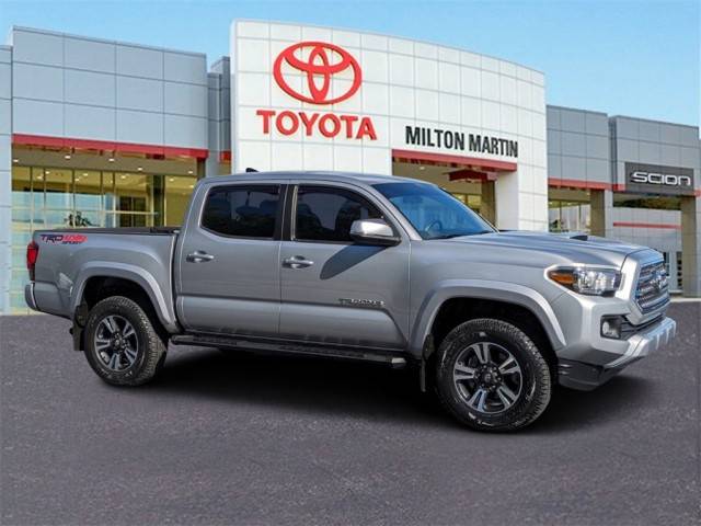 2017 Toyota Tacoma TRD Sport 4WD photo