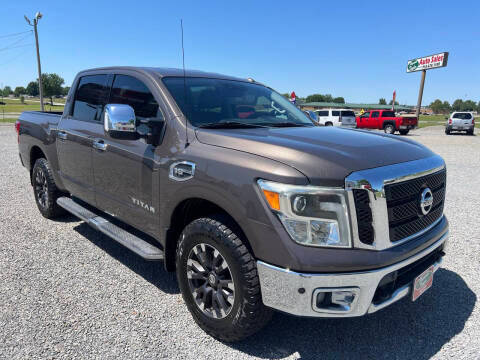 2017 Nissan Titan SL 4WD photo