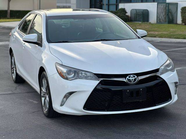 2017 Toyota Camry SE FWD photo