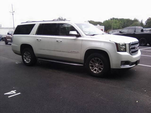 2017 GMC Yukon XL SLT 4WD photo