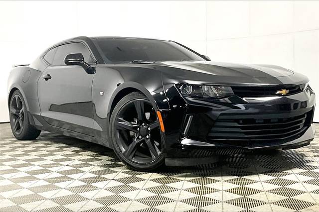 2017 Chevrolet Camaro 1LT RWD photo