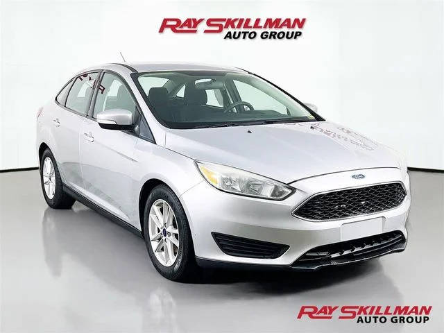 2017 Ford Focus SE FWD photo