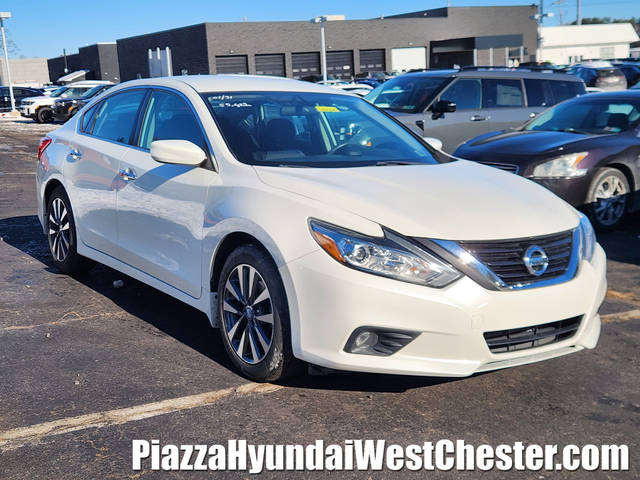 2017 Nissan Altima 2.5 SV FWD photo