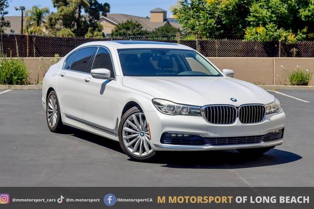 2017 BMW 7 Series 740i RWD photo