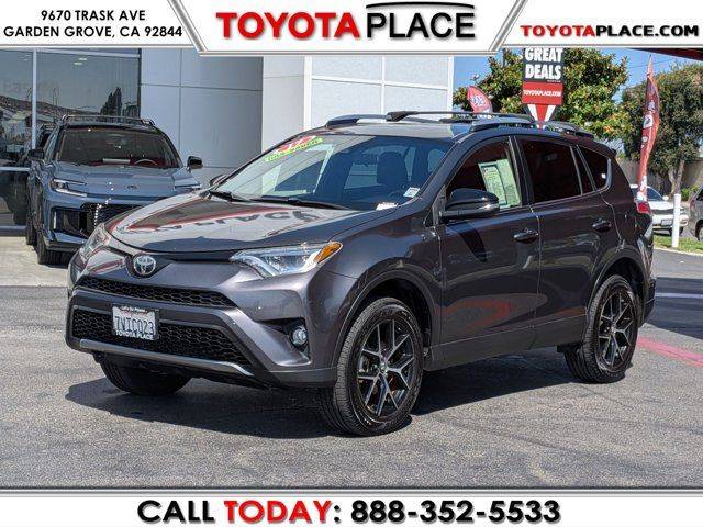 2017 Toyota RAV4 SE FWD photo