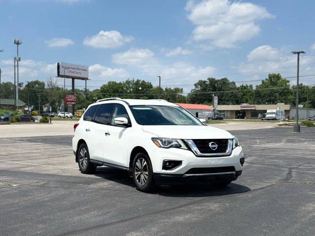 2017 Nissan Pathfinder S FWD photo
