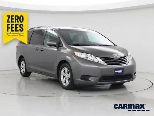 2017 Toyota Sienna LE FWD photo