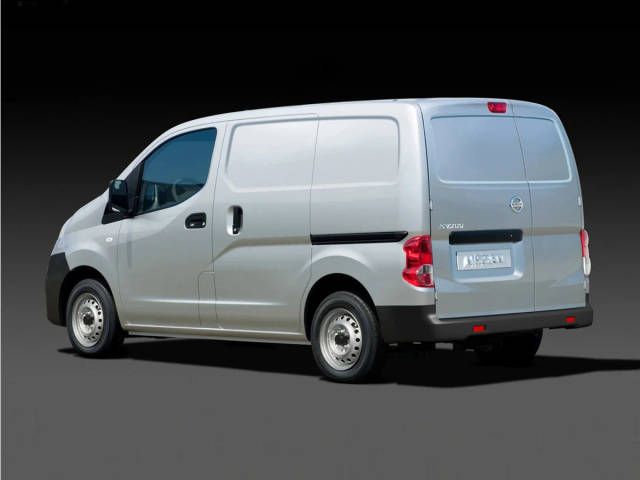 2017 Nissan NV200 SV FWD photo