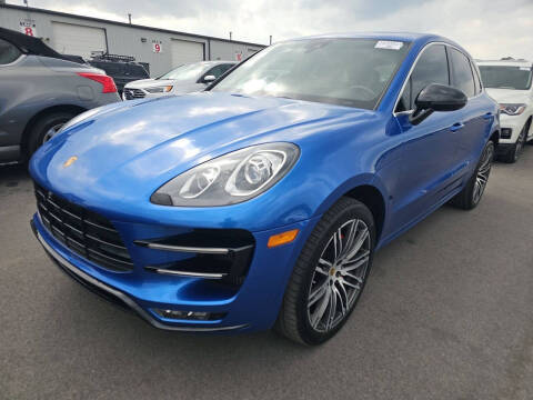 2017 Porsche Macan Turbo AWD photo