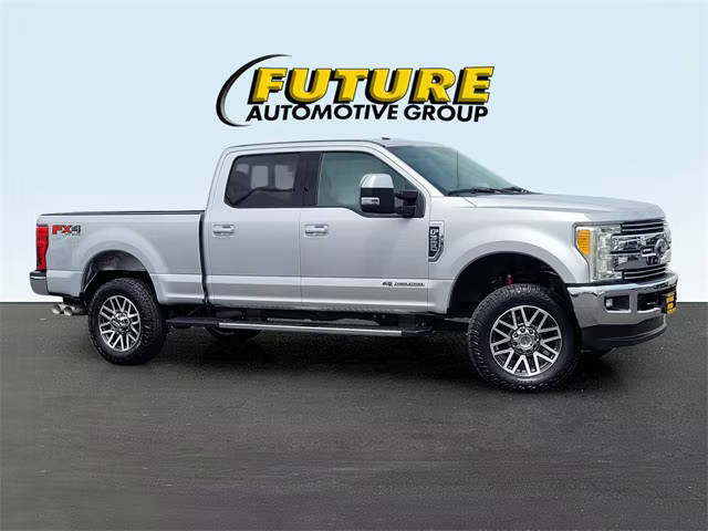 2017 Ford F-350 Super Duty Lariat 4WD photo