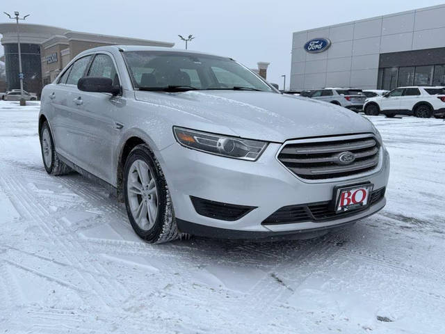 2016 Ford Taurus SE FWD photo