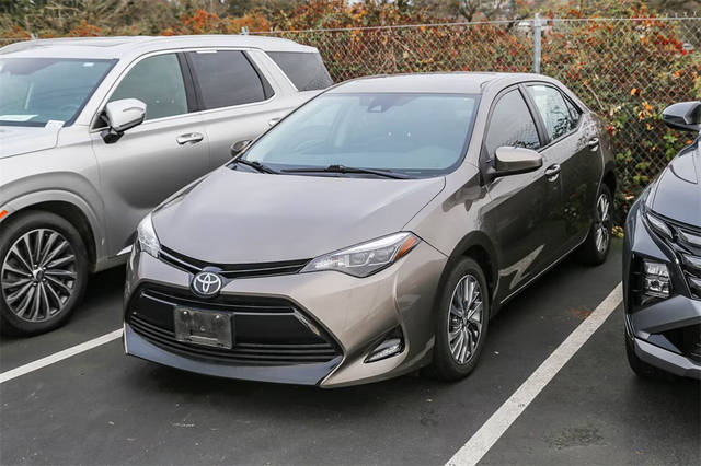 2017 Toyota Corolla LE FWD photo