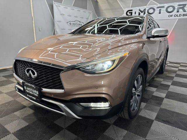 2017 Infiniti QX30 Premium AWD photo