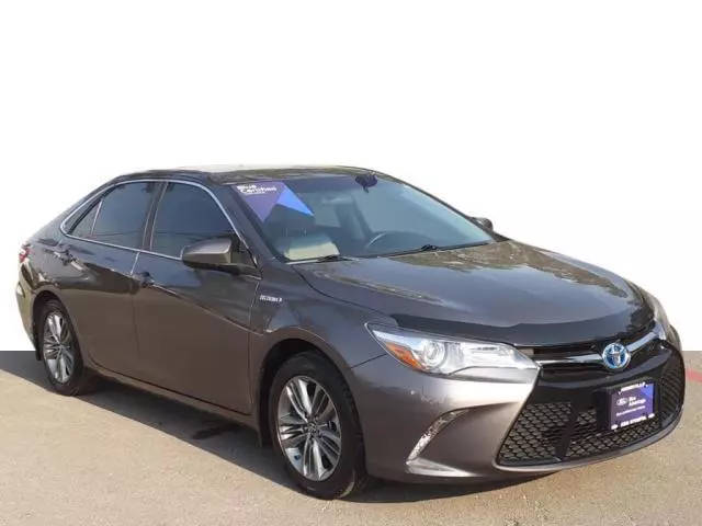 2017 Toyota Camry Hybrid SE FWD photo