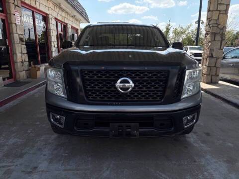 2017 Nissan Titan S 4WD photo
