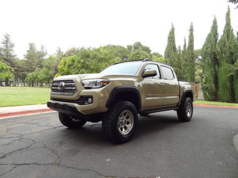 2016 Toyota Tacoma TRD Off Road 4WD photo