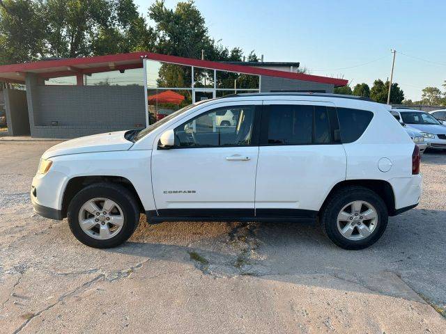 2016 Jeep Compass Latitude FWD photo