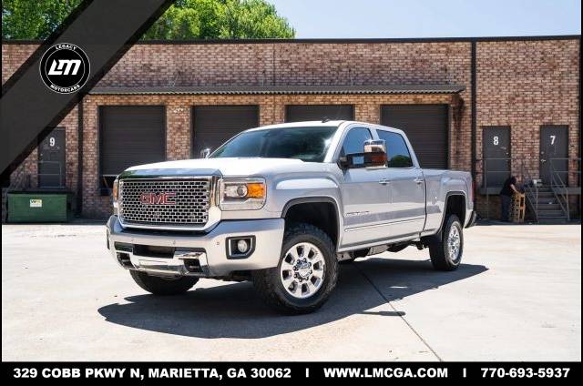 2015 GMC Sierra 2500HD Denali 4WD photo
