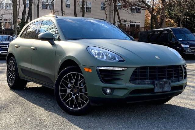 2015 Porsche Macan S AWD photo