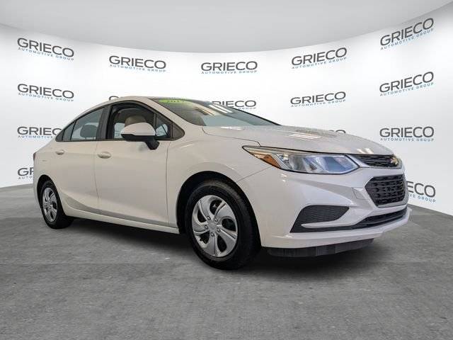 2017 Chevrolet Cruze LS FWD photo