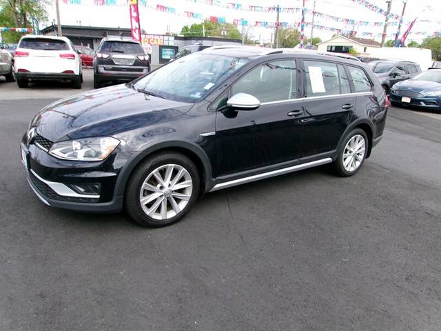 2017 Volkswagen Golf Alltrack SE AWD photo