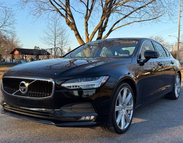 2017 Volvo S90 Momentum AWD photo