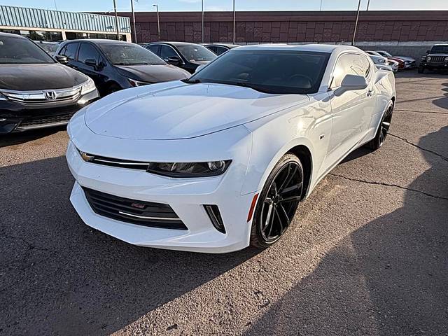 2017 Chevrolet Camaro 1LT RWD photo