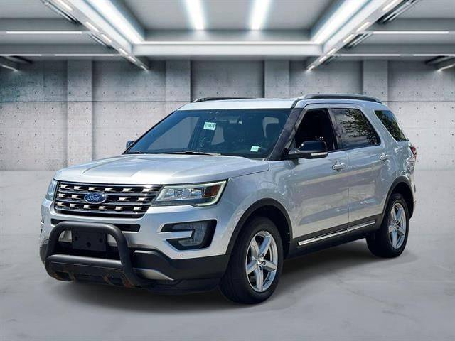 2017 Ford Explorer XLT 4WD photo